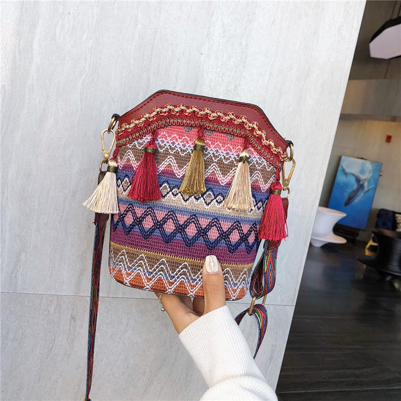 Sumoravibe - Borsa a tracolla bohemien con nappine ricamate